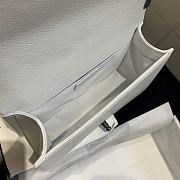  Chanel White caviar leather Boy Bag size 25cm - 5