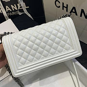  Chanel White caviar leather Boy Bag size 25cm - 4