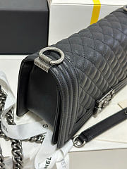 Chanel Black Quilted Caviar Medium Boy Bag Size 25cm - 5