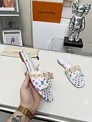 LV slide white - 4