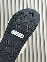 Louis Vuitton Bom Dia Comfort slides brown - 5
