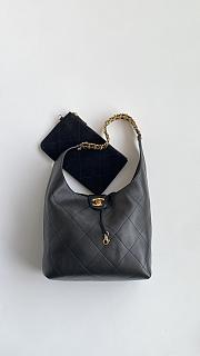 Chanel Hobo black bag size 37x30x14cm - 4