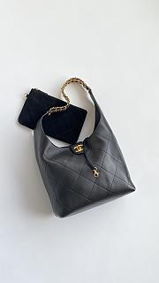Chanel Hobo black bag size 37x30x14cm - 3