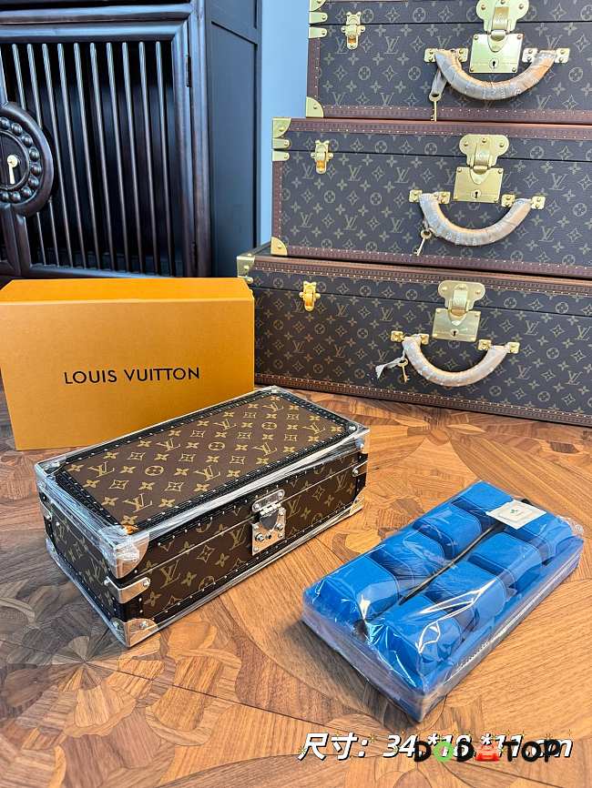 Louis vuitton Coffret monogram accessoires size 34x18x11 cm - 1