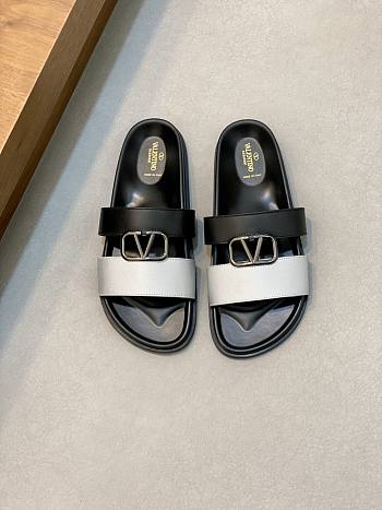 Valentino Men's sandals3