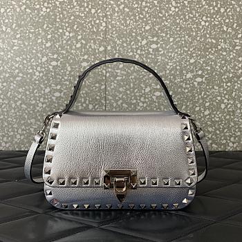 Valentino Garavani Rockstud size 22x15x9 cm