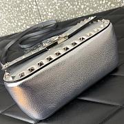 Valentino Garavani Rockstud size 22x15x9 cm - 4