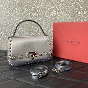 Valentino Garavani Rockstud size 22x15x9 cm - 3
