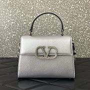 Valentino Garavani VLogo leather shoulder bag size 22x9x17cm - 1