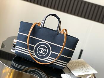 Chanel shopping bag size 38cm
