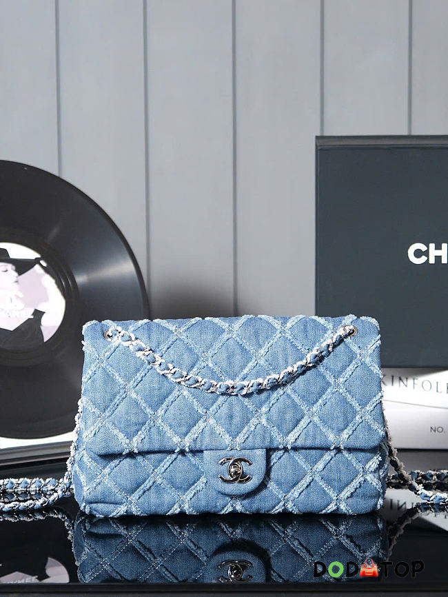 Chanel CC Jumbo Quilted Denim Flap Bag size 25cm - 1