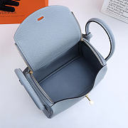 Hermès Lindy bag 26cm Clémence leather color blue - gold hardware - 2