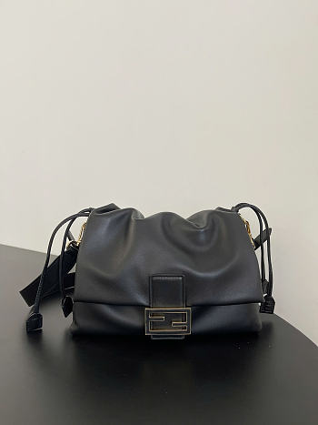 FENDI Mamma Baguette black bag size 26x18x8.5cm 