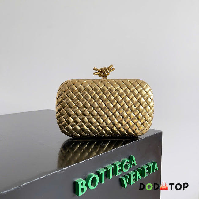 Bottega Veneta Knot Padded Metallic Leather Clutch Bag size 20.5cm - 1