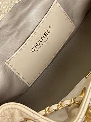 Chanel hobo 25bag beige color size 30x26x14cm - 2