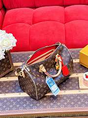 Louis Vuitton M11945 Speedy Soft 30 Crafty bag size 30 x 21 x 17 cm - 3