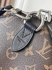Louis Vuitton M12243 Speedy Soft 30 Crafty bag size 30 x 21 x 17 cm  - 2