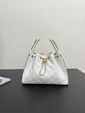 Chanel hobo 25bag white color size 30x26x14cm