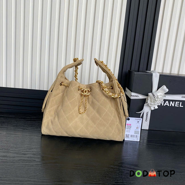 Chanel hobo suede beige bag size 30x26x14cm - 1