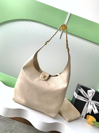 Chanel25 beige bag size 37x30x14cm