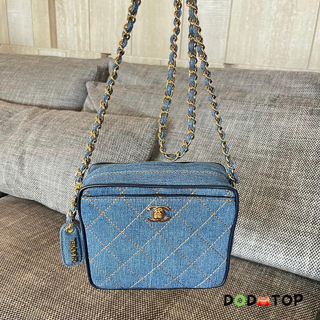 Chanel Vintage denim bag size 17.5x6.5x15.5cm - 1