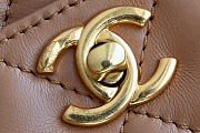 Chanel 24K beige bag size 24x19x9cm - 4