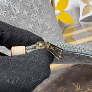 Louis Vuitton Coussin hobo Monogram Denim bag size 38x10x33cm - 4