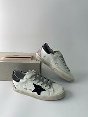 Golden Goose Sneakers 05 - 4