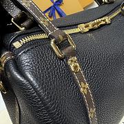 Louis Vuitton Nicolas Ghesquière black bag size 40x20x25cm - 6