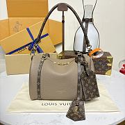 Louis Vuitton Nicolas Ghesquière gray bag size 40x20x25cm - 6