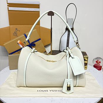 Louis Vuitton Nicolas Ghesquière bag white size 40x20x25cm
