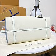 Louis Vuitton Nicolas Ghesquière bag white size 40x20x25cm - 5