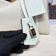Louis Vuitton Nicolas Ghesquière bag white size 40x20x25cm - 4
