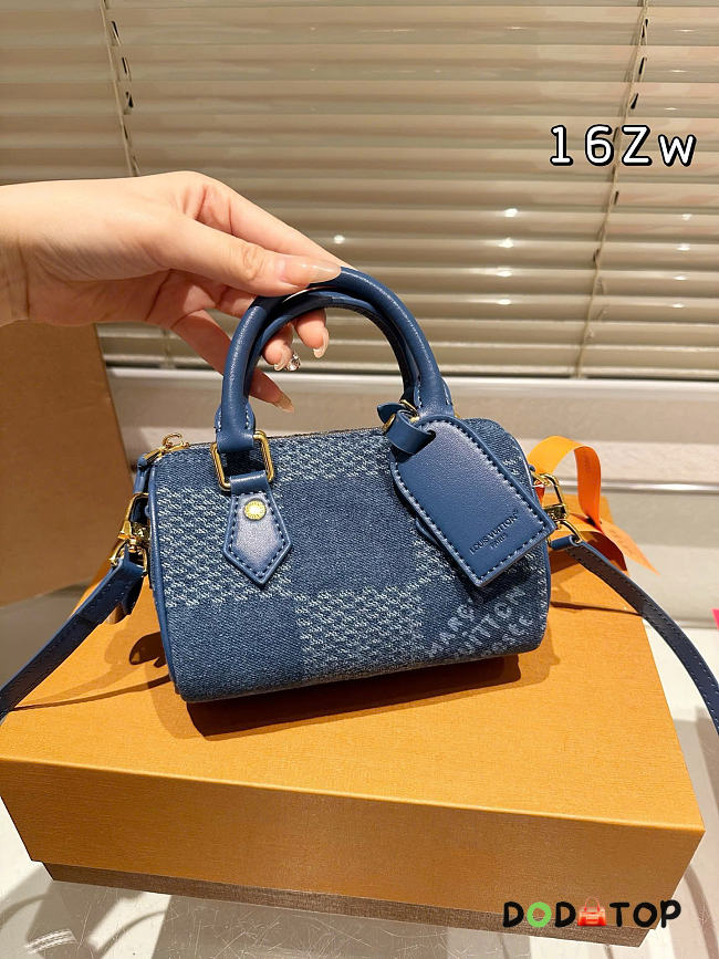 Louis Vuitton Speedy Handbag Blue Size 18x12x10CM - 1