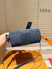 Louis Vuitton Speedy Handbag Blue Size 18x12x10CM - 4