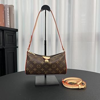 Louis Vuitton Mini Pochette bag size 22x12x5.5 cm