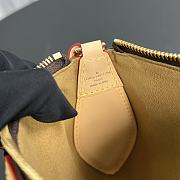Louis Vuitton Mini Pochette bag size 22x12x5.5 cm - 4