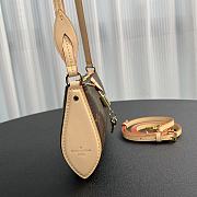 Louis Vuitton Mini Pochette bag size 22x12x5.5 cm - 3