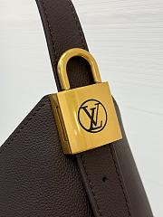 Louis Vuitton Low Key Hobo Earthy brown size 35x31x15 cm - 5