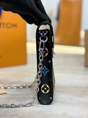 Louis Vuitton bag M14098 LV x TM - Pochette téléphone Métis size 10.4 x 17.5 x 4 cm - 4