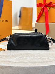 Louis Vuitton black bag M14544 Pochette Vibe size 25 x 10 x 7.5 cm - 6