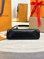 Louis Vuitton black bag M14544 Pochette Vibe size 25 x 10 x 7.5 cm - 5