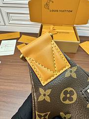 Louis Vuitton Bumbag brown size 30x15x8 cm - 2