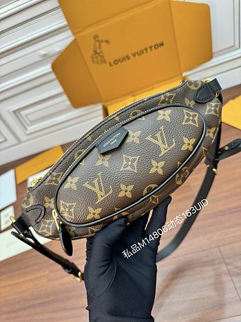 Louis Vuitton Bumbag brown size 30x15x8 cm - 01