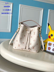 Louis Vuitton LV NéoNoé MM Eden bag size 26x26x17.5cm - 2