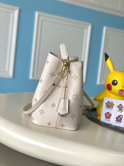 Louis Vuitton LV NéoNoé MM Eden bag size 26x26x17.5cm - 3