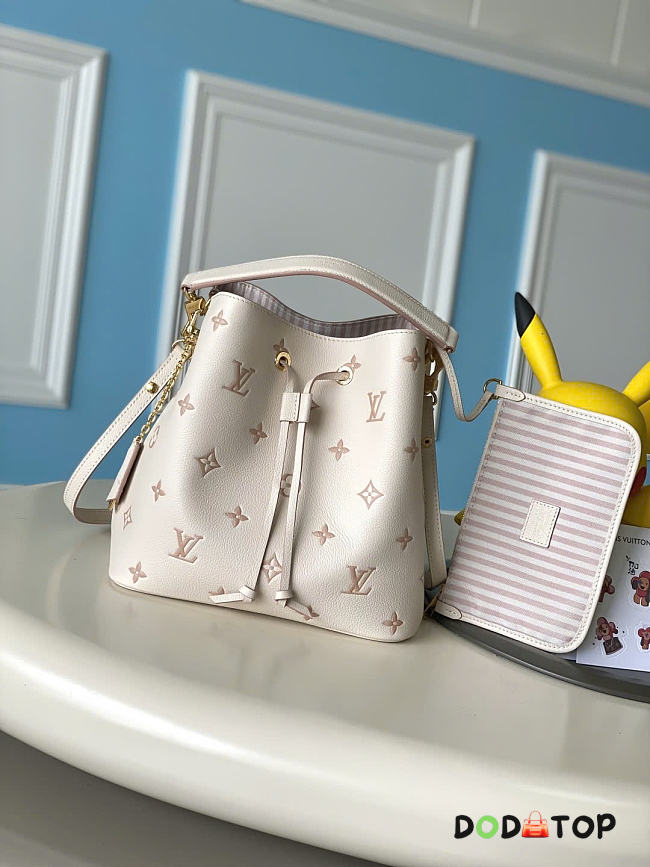 Louis Vuitton LV NéoNoé MM Eden bag size 26x26x17.5cm - 1