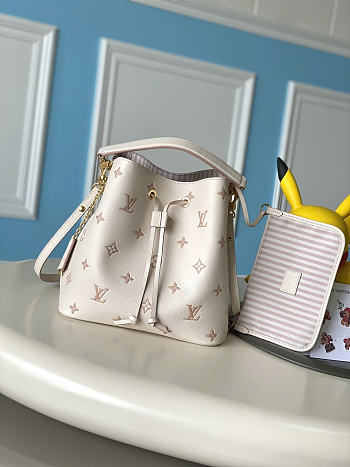 Louis Vuitton LV NéoNoé MM Eden bag size 26x26x17.5cm