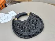 Chole Summer Banana hobo bag in raffia black size 36x21.5x2cm - 2