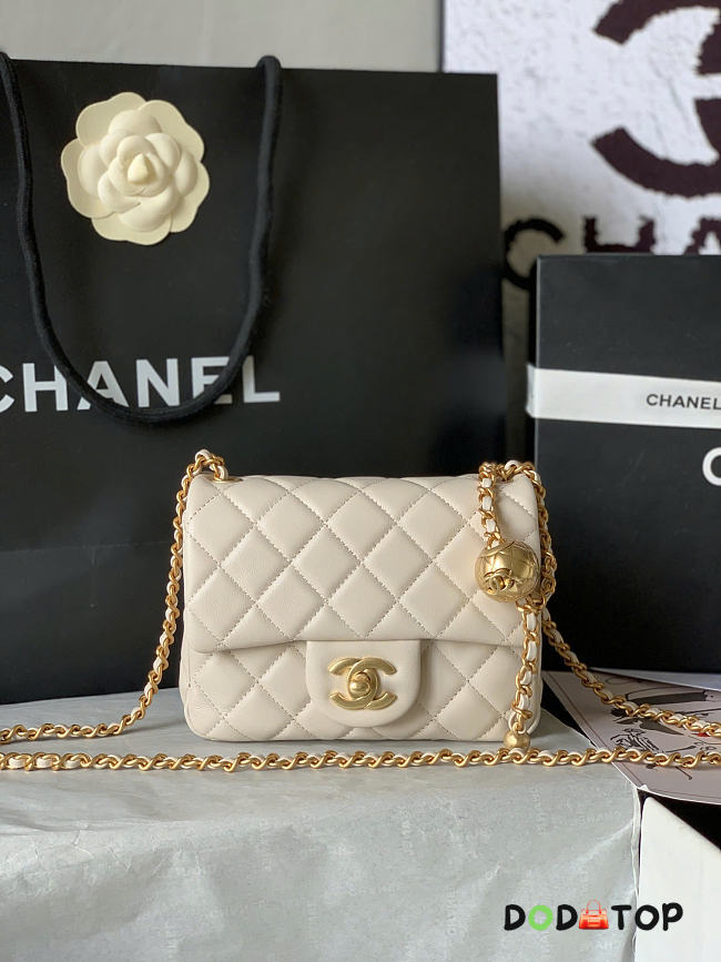 Chanel cross body beige bag mini size 18x13x7cm - 1